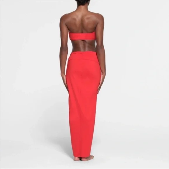 SKIMS ❤️ Sarong High Slip Swim Cover Medium Ruby Red NWOT - Picture 6 of 7